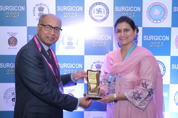 Dr disha syal in surgicon 2023 gastro doctor jalandhar